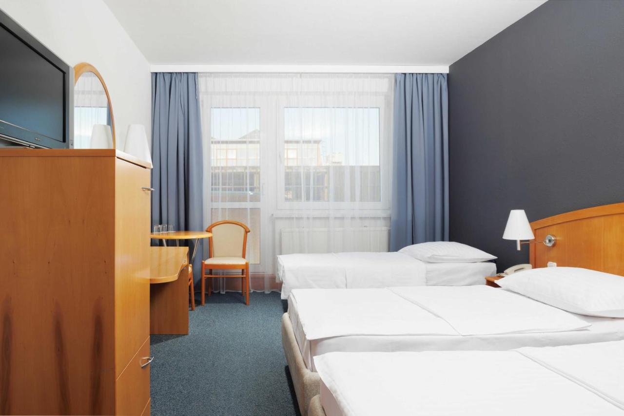 OREA Hotel Voro Brno Buitenkant foto
