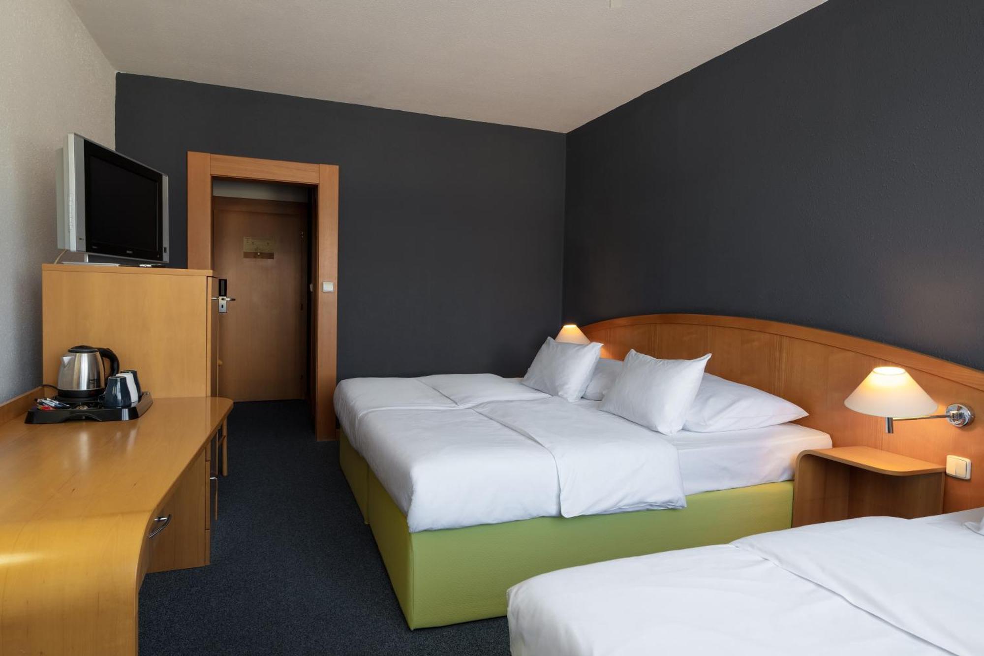 OREA Hotel Voro Brno Buitenkant foto