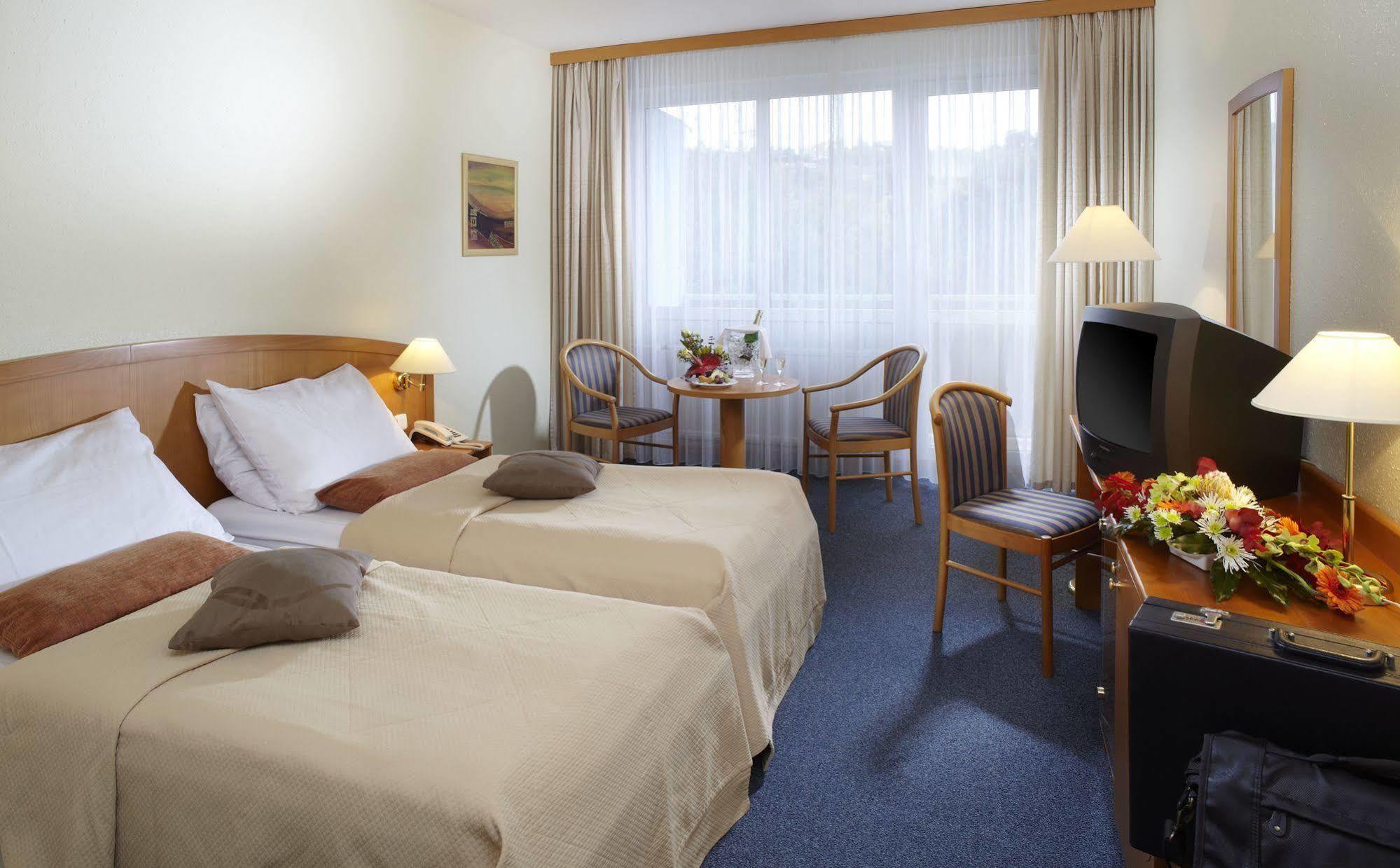 OREA Hotel Voro Brno Buitenkant foto